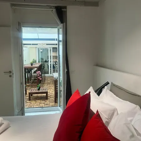 New Ground Floor And Patio Apartmán Florencie