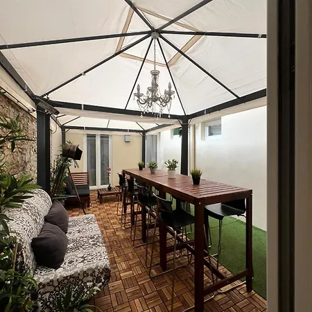 New Ground Floor And Patio Apartmán *