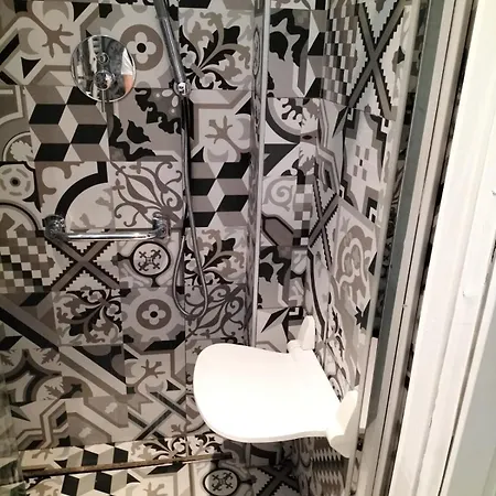 New Ground Floor And Patio Apartmán *