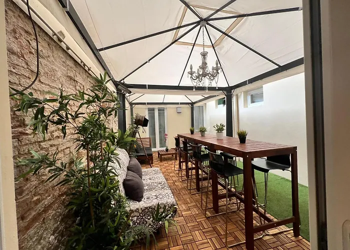 New Ground Floor And Patio Апартаменты Флоренция