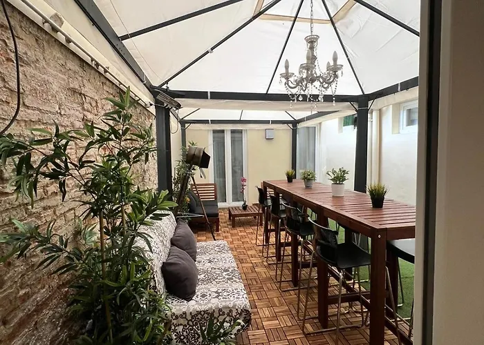New Ground Floor And Patio Апартаменты Флоренция